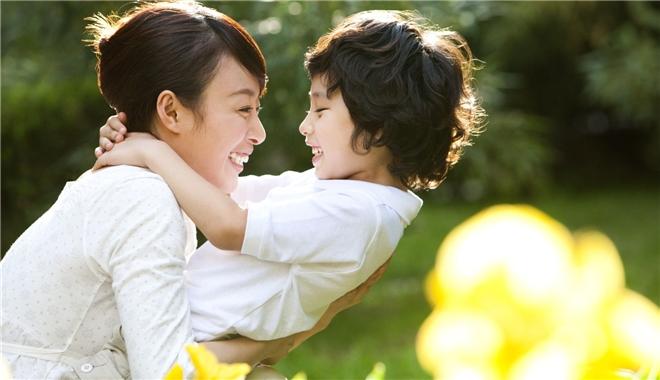 Không bắt chước ngôn ngữ của trẻ