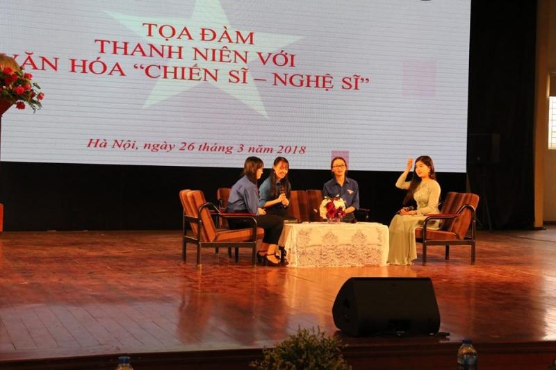 Sinh viên khoa Báo chí tổ chức Tọa đàm 