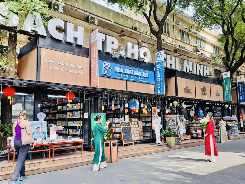Đường Sách Nguyễn Văn Bình TP. HCM