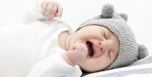 Trẻ bỗng dưng giật mình cũng có thể là dấu hiệu của bệnh