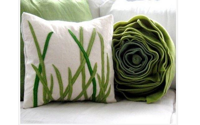 Chiếc gối vải nỉ handmade - hơn cả yêu thương