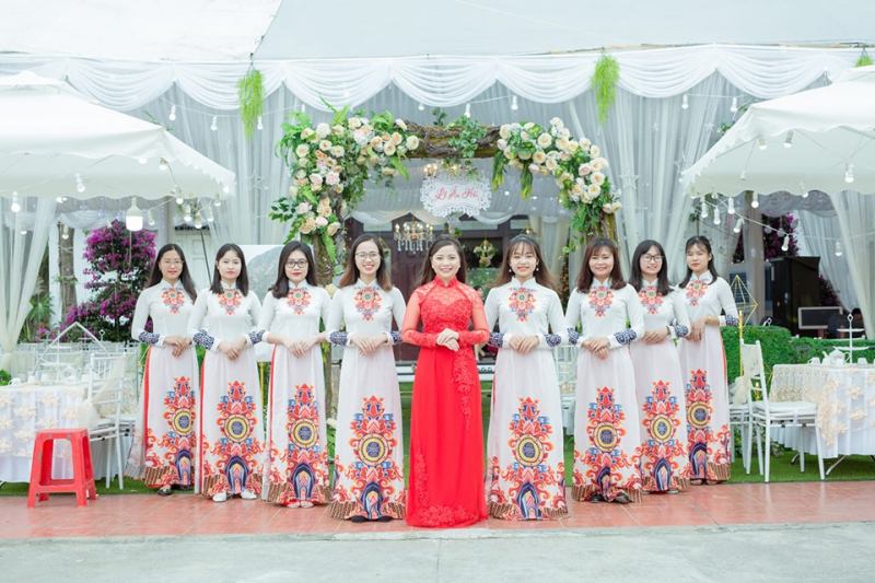 Helen Trần - Make up, Hair stylist, Áo dài