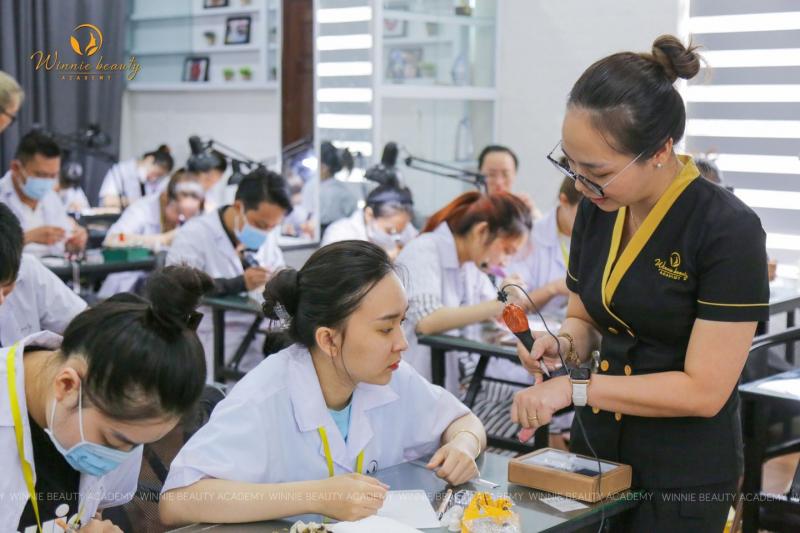 Học viện dạy làm đẹp Quốc tế Winnie