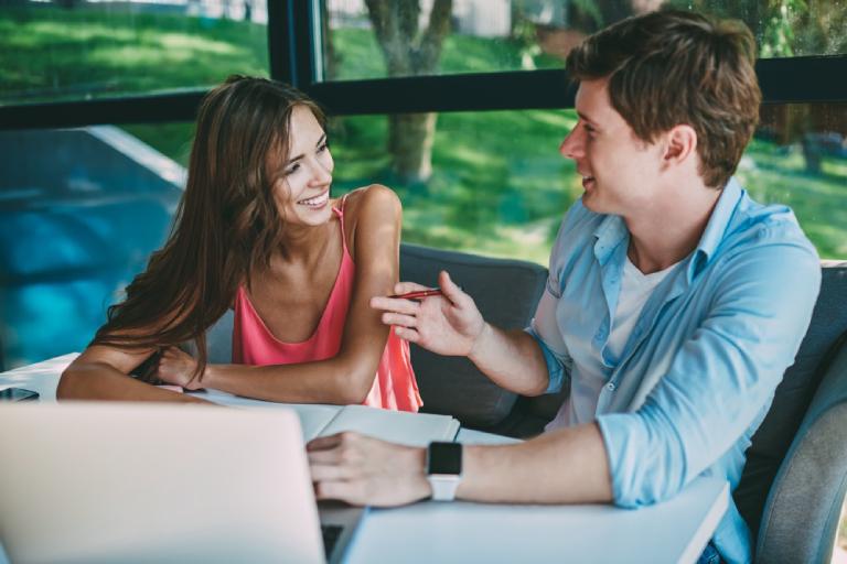 Hỏi người thân của bạn một cách chân thành