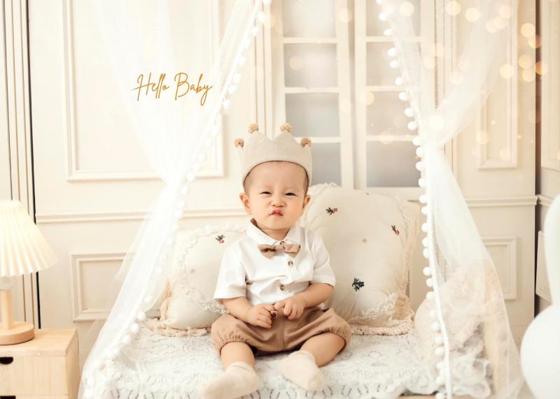 Cho trẻ chơi cùng các trẻ khác có khả năng vận động tốt hơn