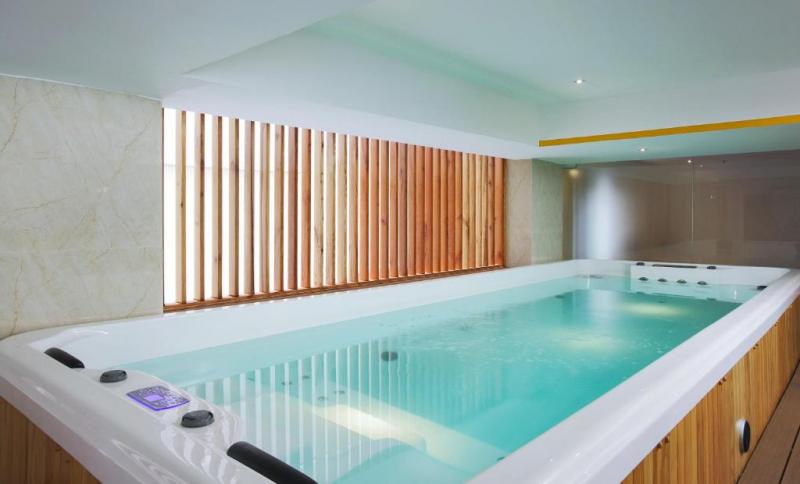 Aristo Hotel