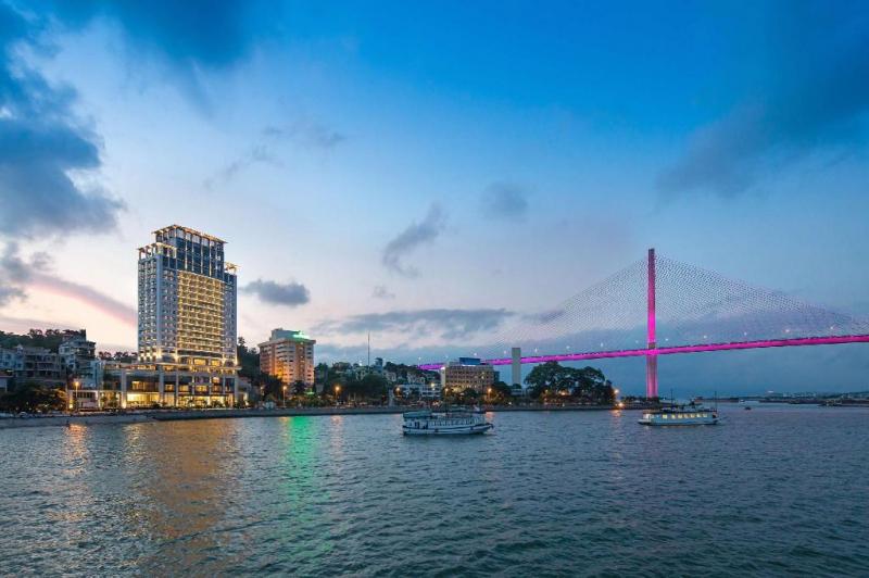 Khách sạn Wyndham Legend