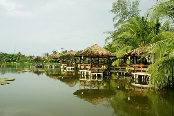 Tới khu du lịch Văn Thánh, bạn sẽ cảm giác như được rời xa khỏi những ồn ào của cuộc sống thị thành