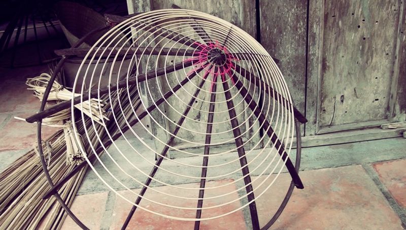 Một chiếc nón miền Tây thường có 16 vành.