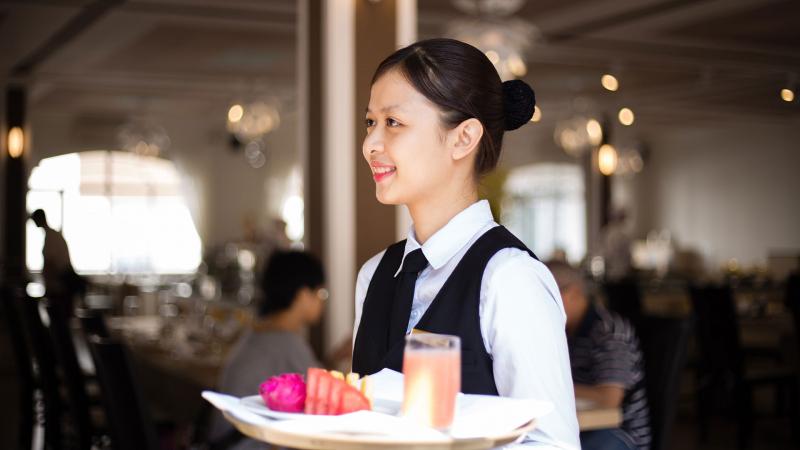 Sinh viên làm tại các nhà hàng