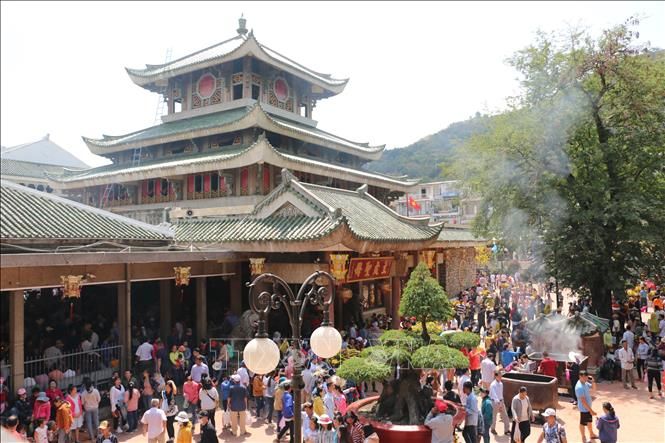 Lễ hội miếu Bà Chúa Xứ núi Sam (An Giang)