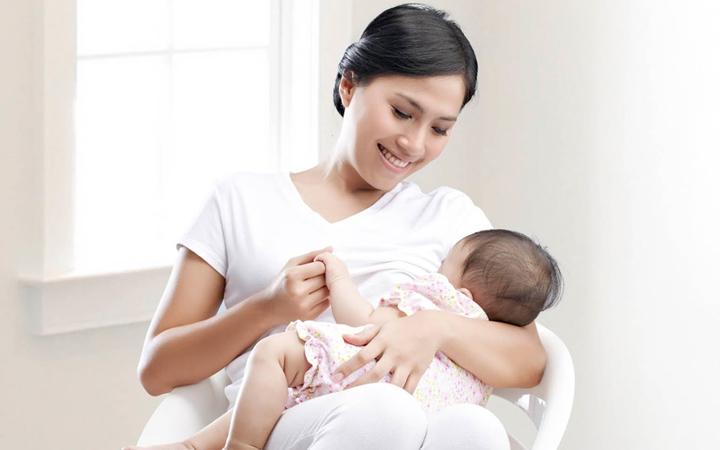 Vì vậy nên tránh dùng Griacron trong suốt thời gian cho con bú