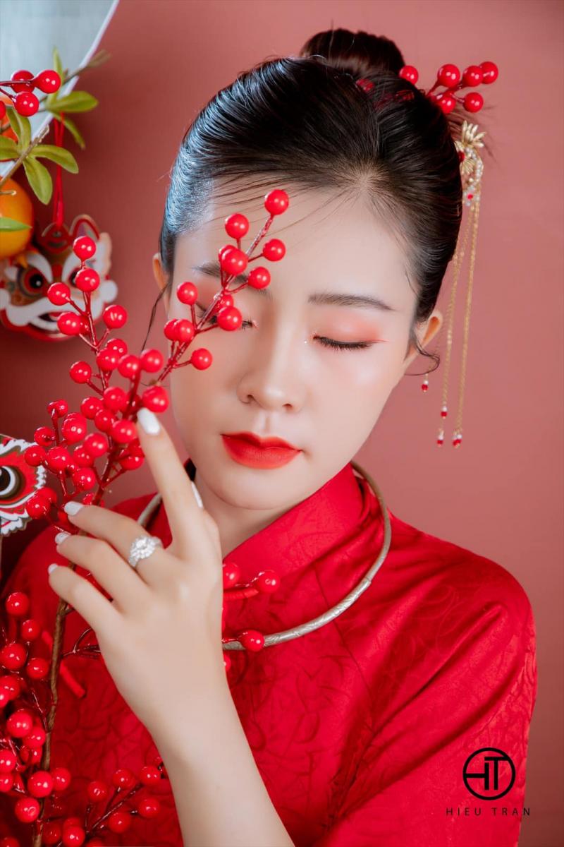 Make-up Thoa Orla (Studio Hieu Tran)