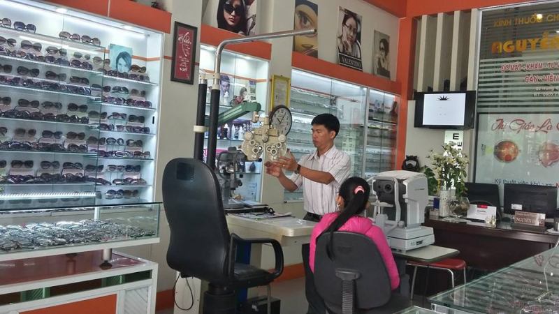 Mắt Kính Nguyễn Hùng