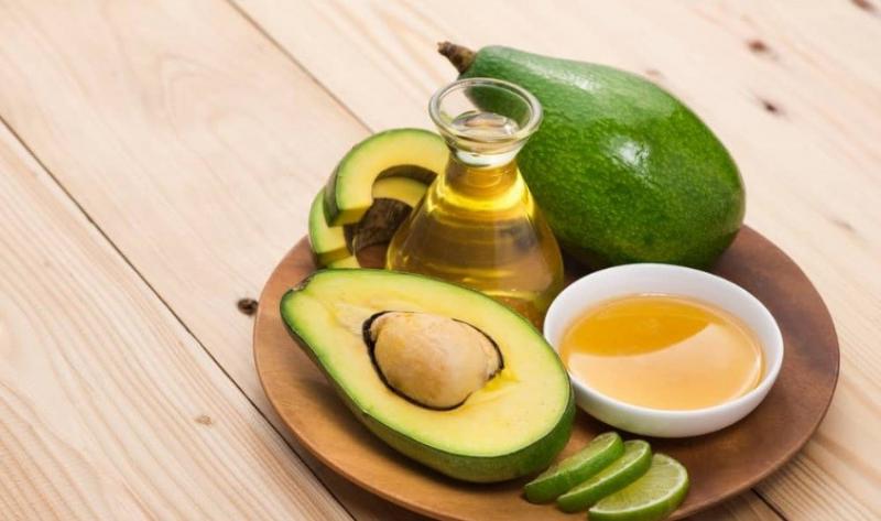 Mặt nạ bơ, mật ong và chanh