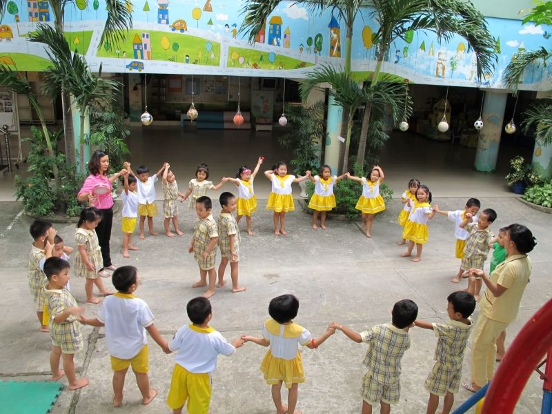 Mèo đuổi chuột