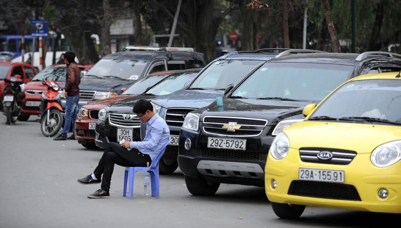 Mở các điểm trông giữ xe ngày Tết.