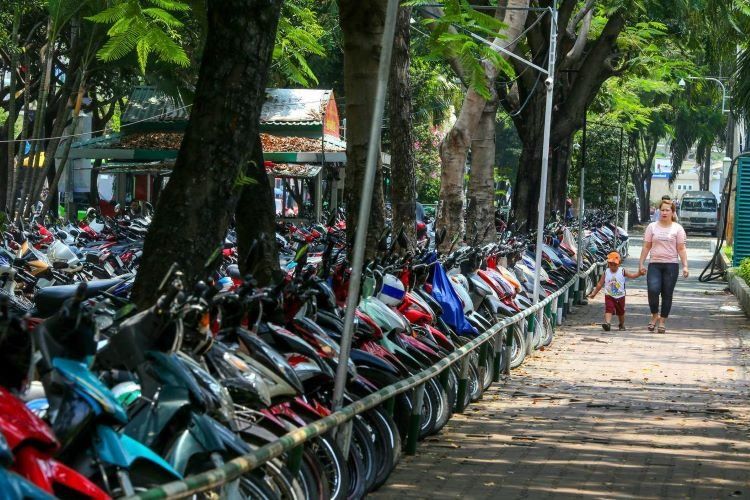 Mở các điểm trông giữ xe ngày Tết