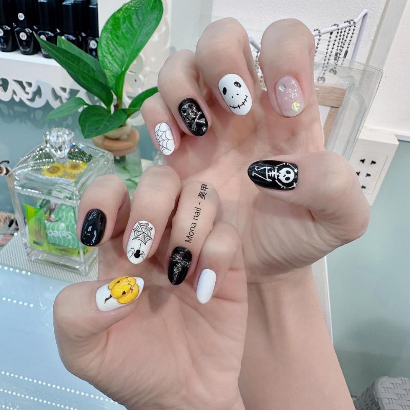 Mona Nail
