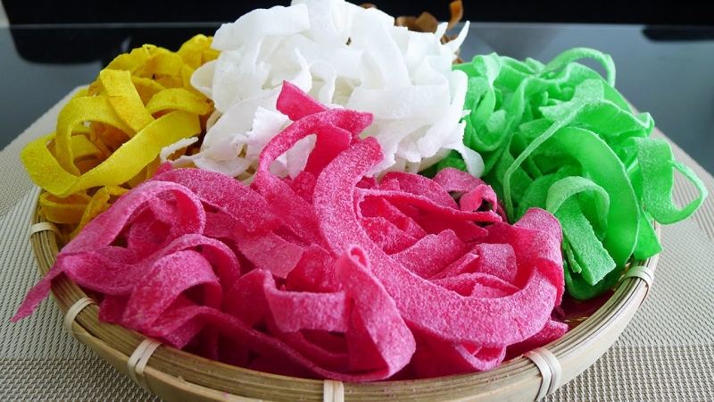 Mứt dừa được nhiều người lựa chọn trong khay mứt Tết mỗi độ xuân về