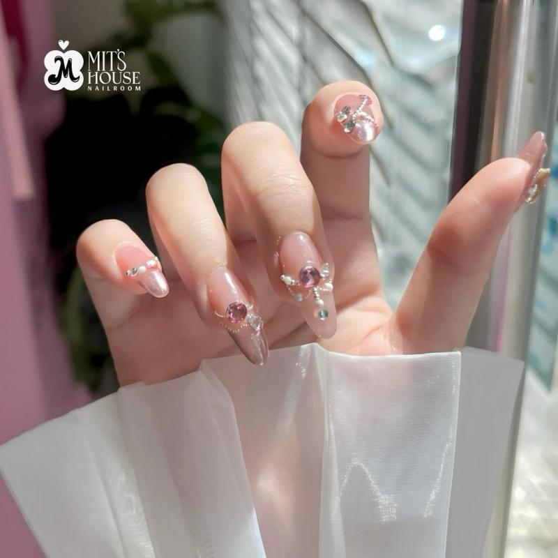 Nail Room Mit’s House