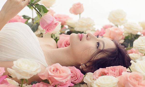 Nếu phụ nữ là hoa hồng thì hãy làm cánh hoa hồng có gai