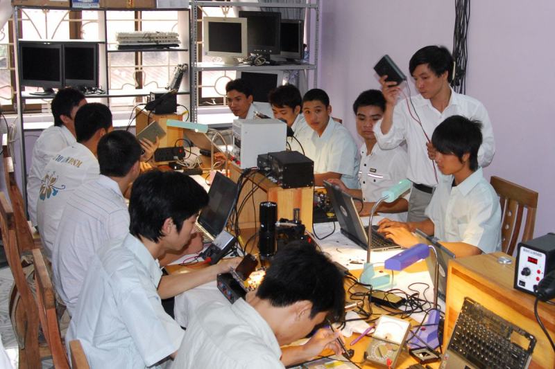 Sửa chữa điện thoại - sự lựa chọn phù hợp nếu không học đại học chính quy
