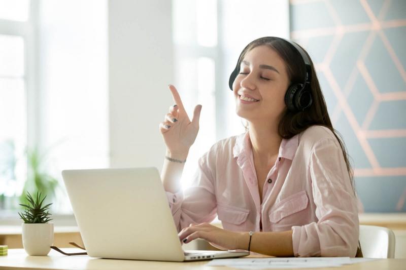 Âm nhạc sẽ giúp bạn quên đi nỗi buồn chán