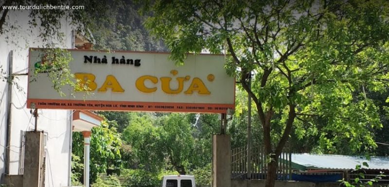 Nhà Hàng Ba Cửa