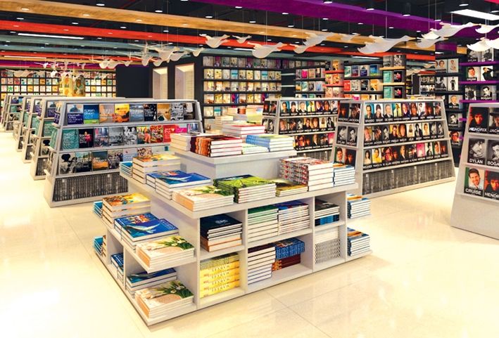 Nhà sách Văn Hóa Vinh đa dạng với nhiều thể loại sách khác nhau
