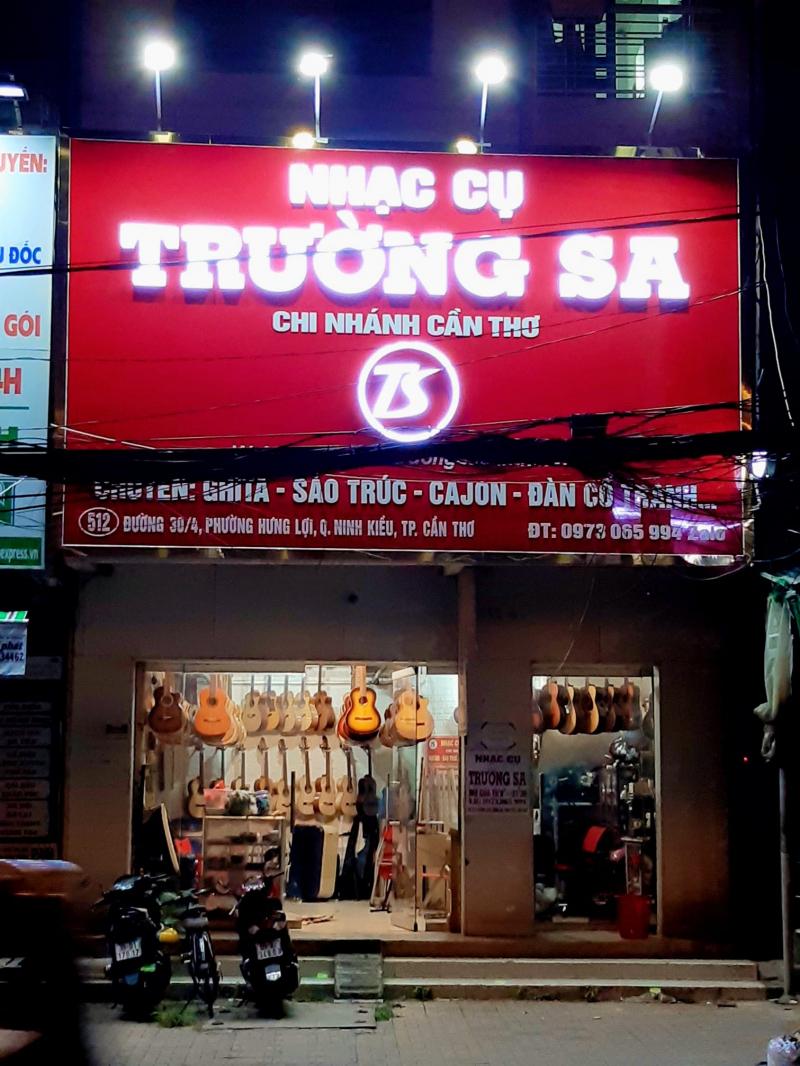 Cửa hàng nhạc cụ Trường Sa