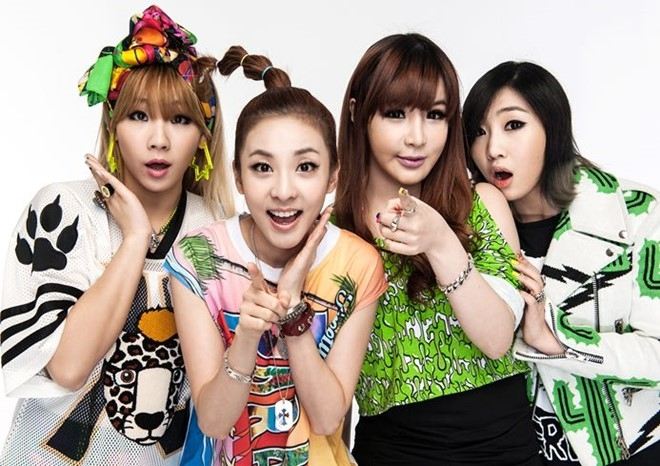 Các cô gái của 2Ne1 không kéo chân, không dán mí, không can thiệp nhiều bởi dao kéo.
