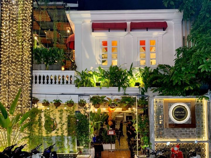 Niêu Ta Lounge & Restaurant