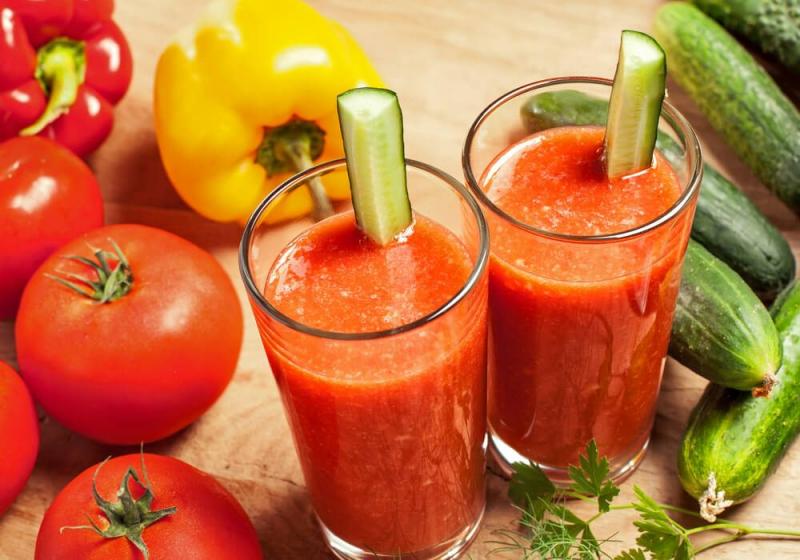 Nước ép ớt chuông cà chua