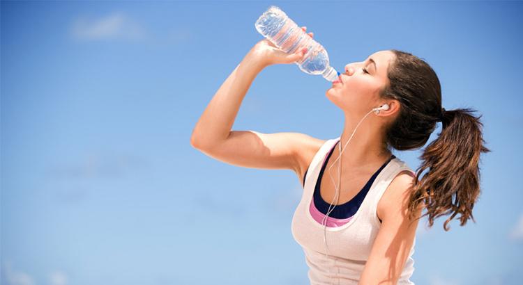 Nước khoáng là nước uống tự nhiên không chất độc hại
