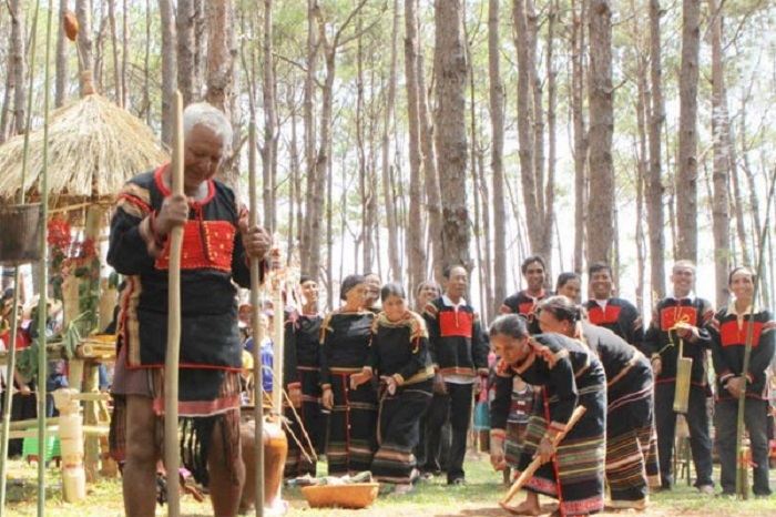 Phẩm chất anh hùng của các nhân vật trong 