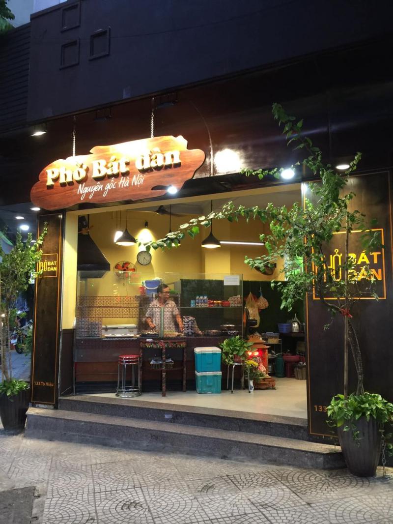 Không gian Phở Bát Đàn