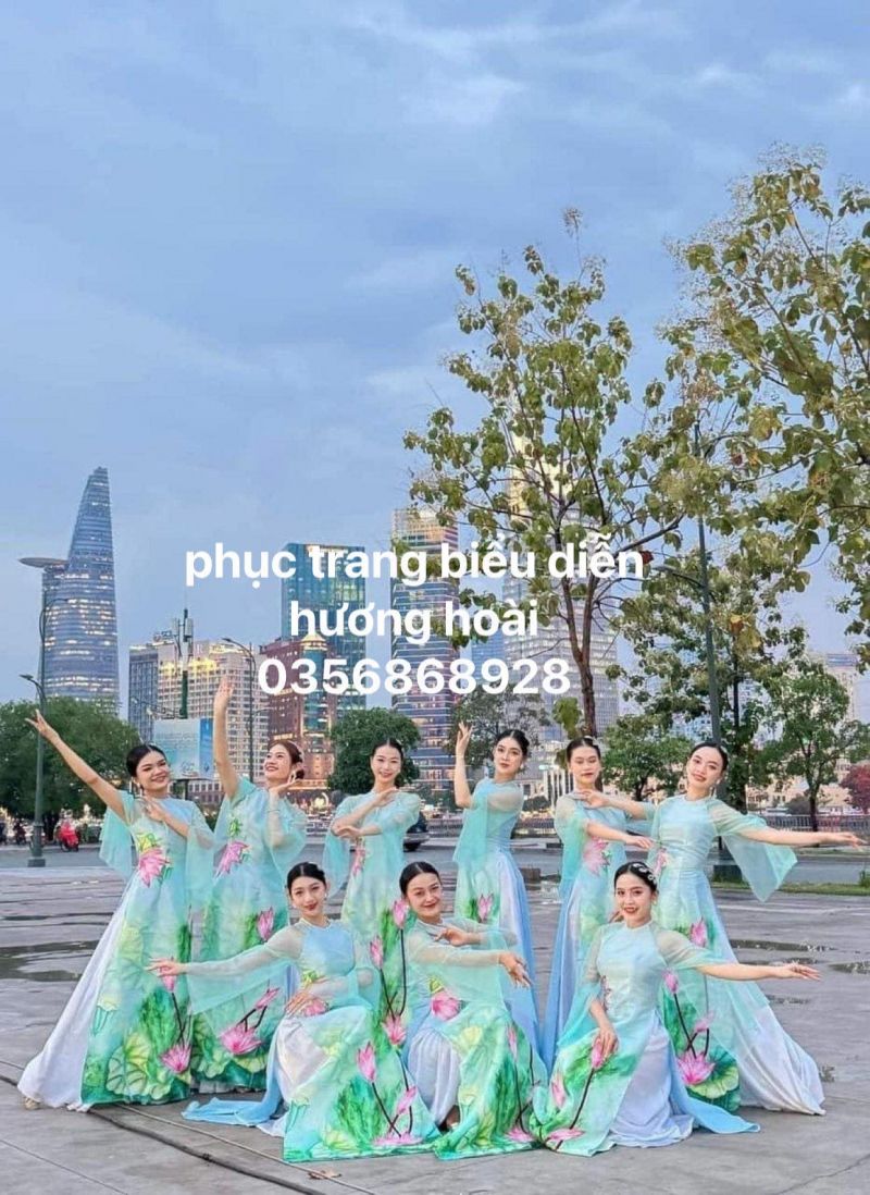 Phục trang biểu diễn Hương Hoài