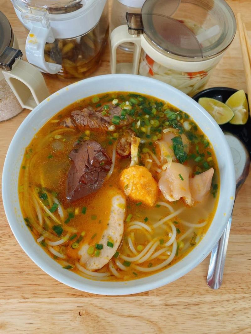 Quán Bún Bò Huế 100