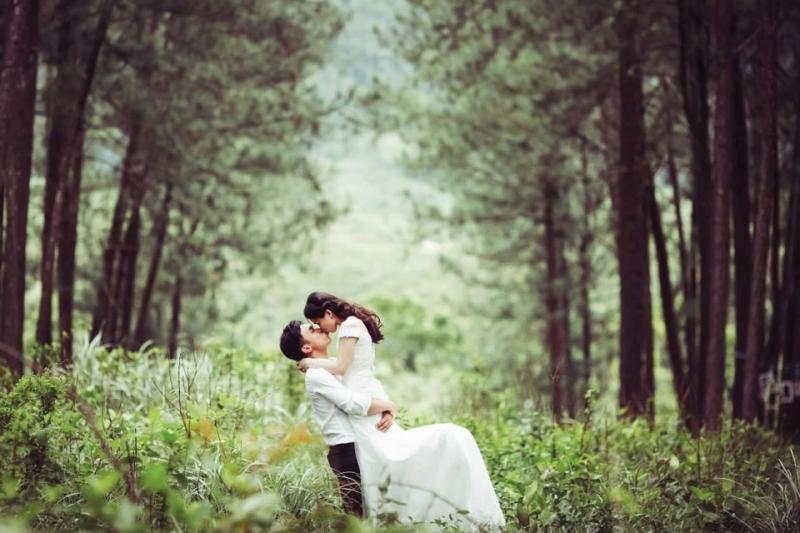 Bộ ảnh cưới hòa quyện vào với tự nhiên mang vẻ độc đáo thú vị