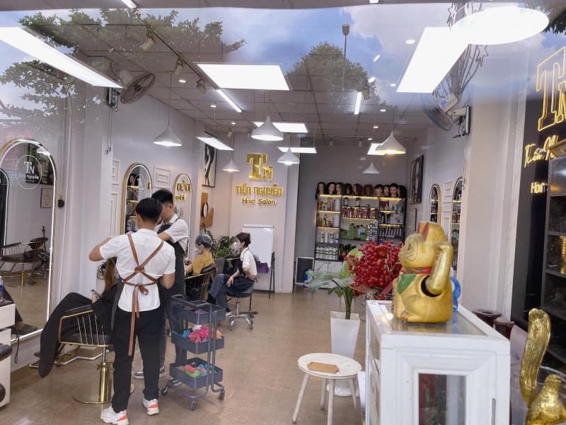 Salon Tiến Nguyễn