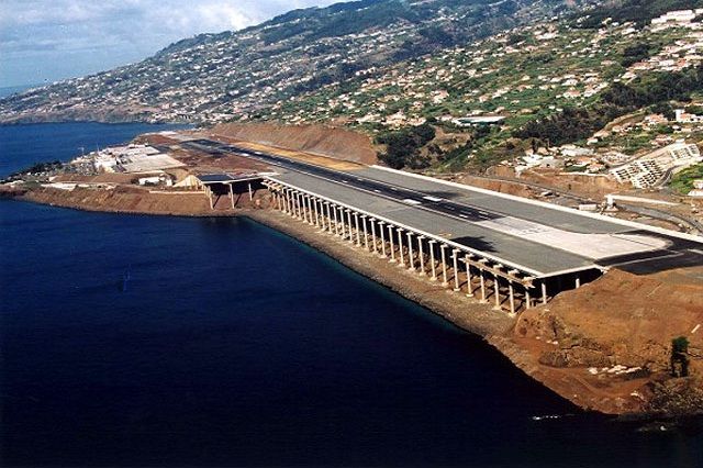 Sân bay Madeira (FNC)