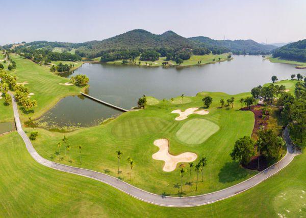 Sân golf Đại Lải nhìn từ trên xuống