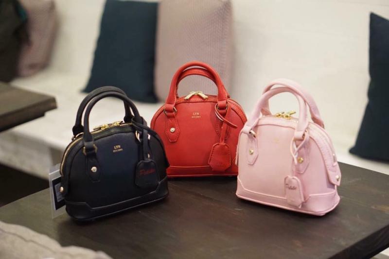 Những mẫu túi xách tại shop Nga Lê Thanh