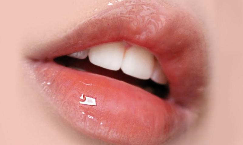 Dùng son bóng dạng thạch Suake