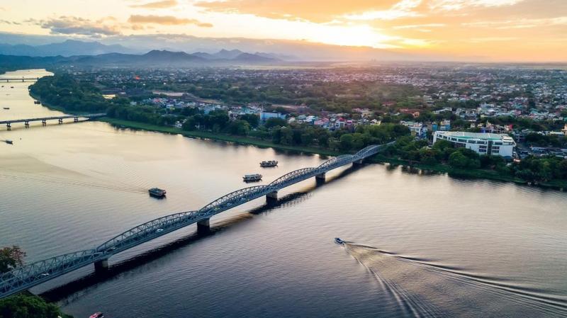 Một đêm đàn lạnh trên sông Huế