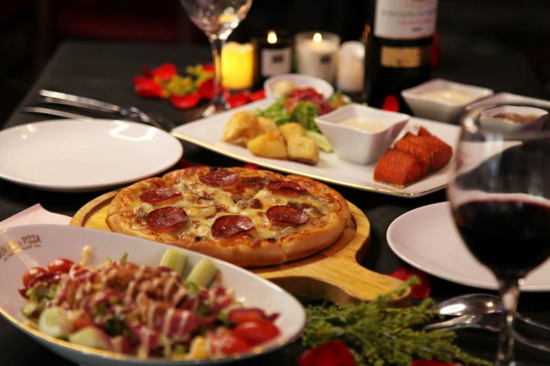 Steạk Bin & Pizza