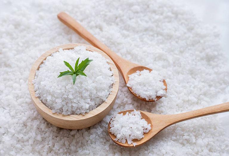 Nước muối ấm