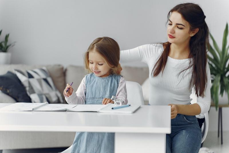 Cho trẻ làm quen với chương trình tiếng Việt