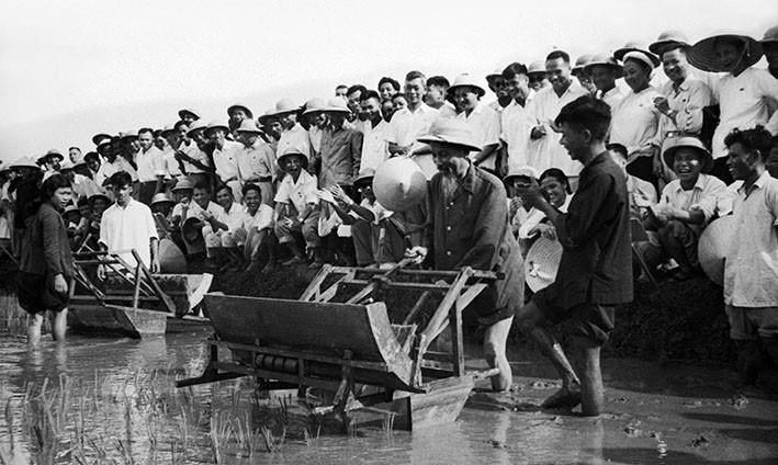 Người dựng nước Nam